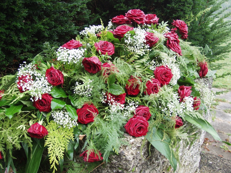 funeraire-LES MUJOULS-min_roses-61203